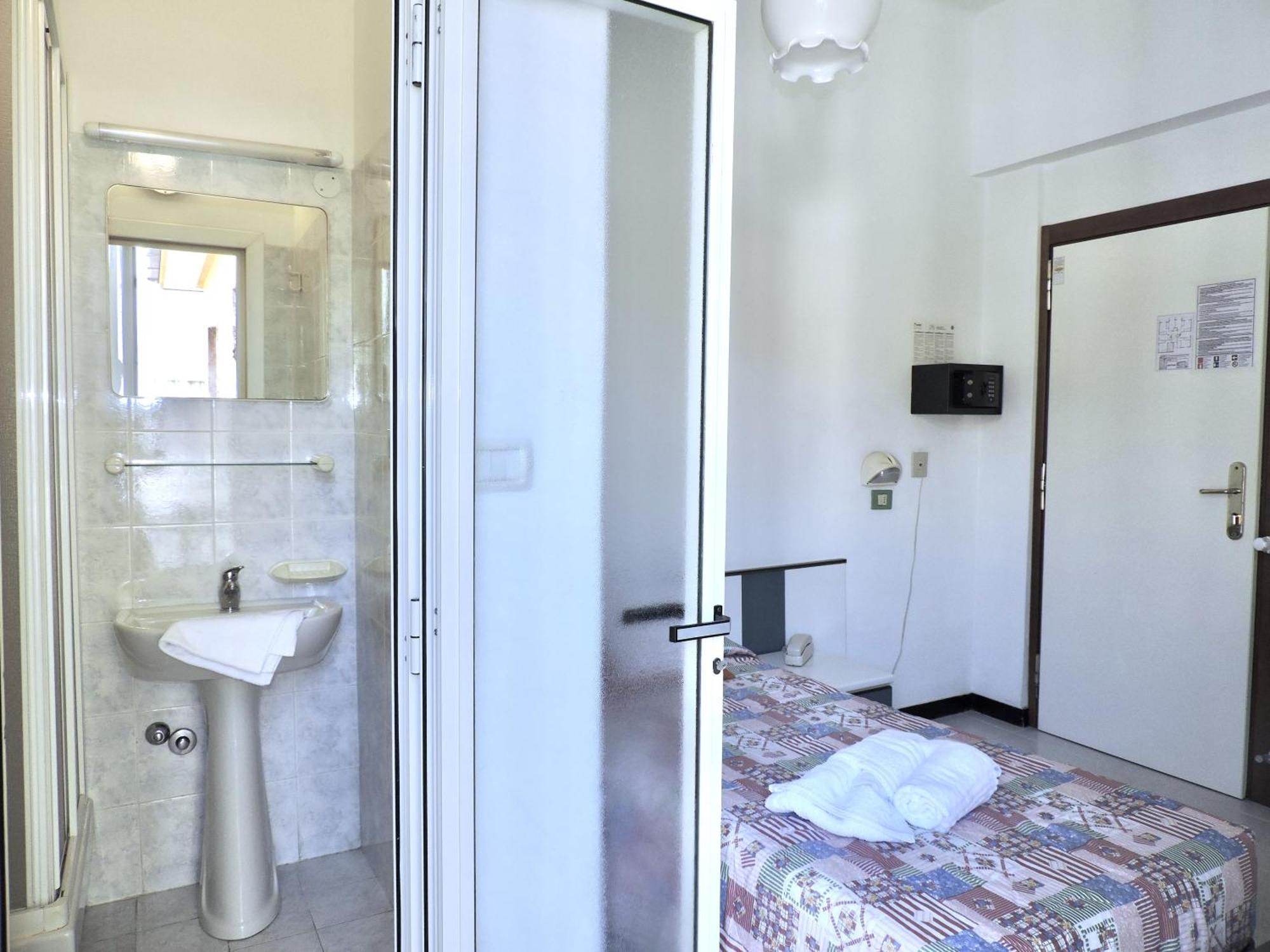 Hotel Villa Chiara Finale Ligure Eksteriør billede